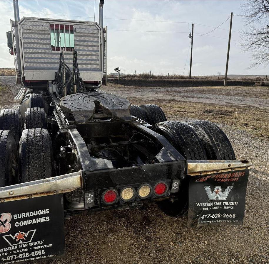 Used 2011 Western Star 4900 Day Cab