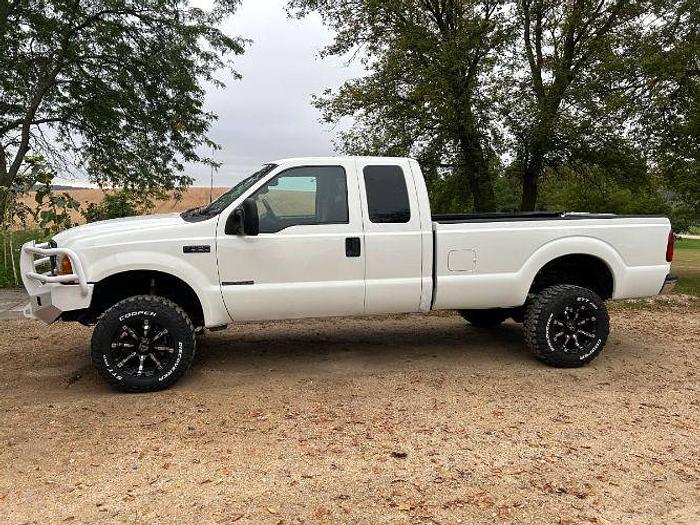 Used 2001 Ford Super Duty F-350 SRW XLT