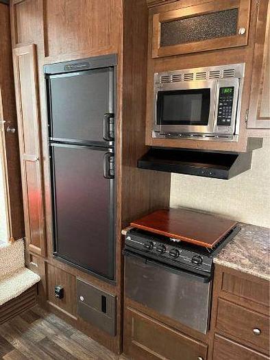 Used 2016 Keystone Hideout 276RLS