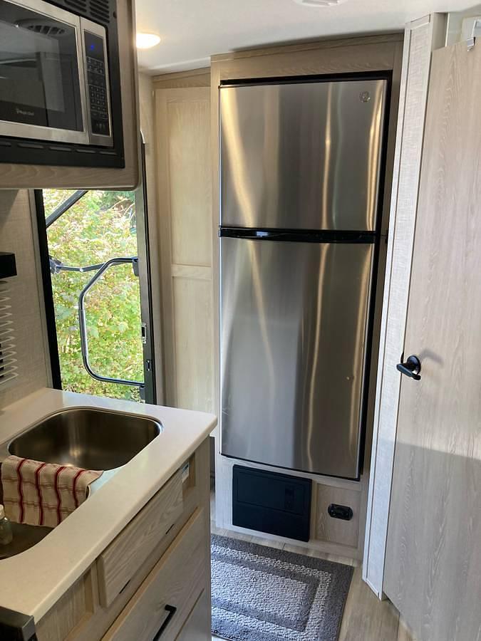 Used 2022 Forest River Flagstaff Micro Lite 21FBRS Travel Trailer