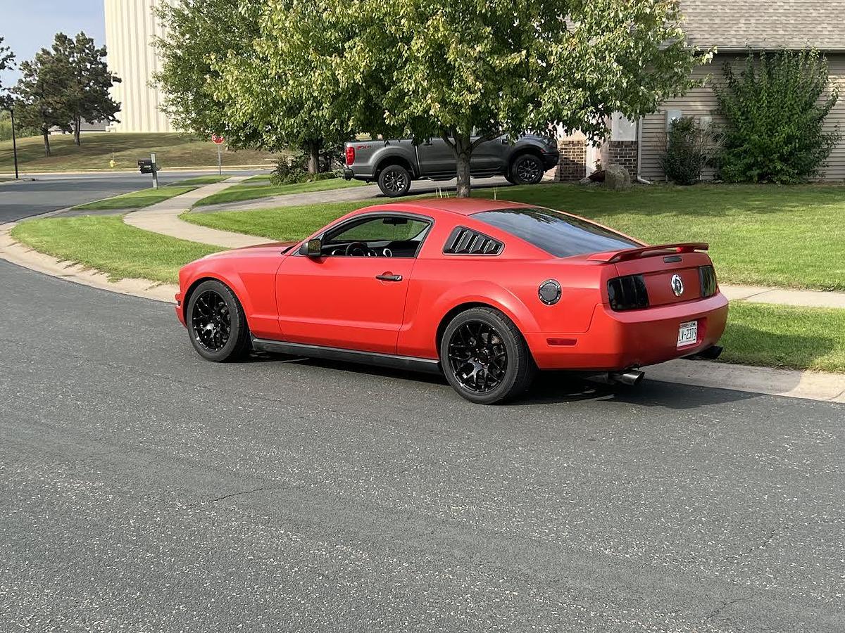 Used 2006 Ford Mustang Fastback