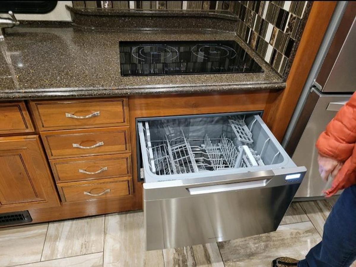 Used 2017 Fleetwood Discovery 39G