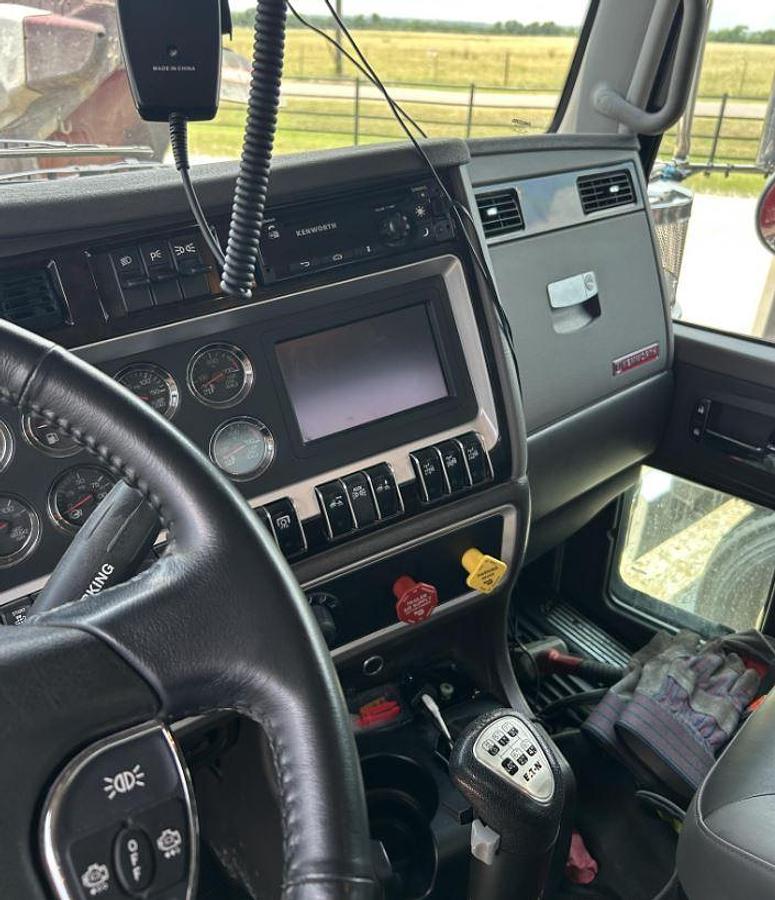 Used 2025 Kenworth W900l