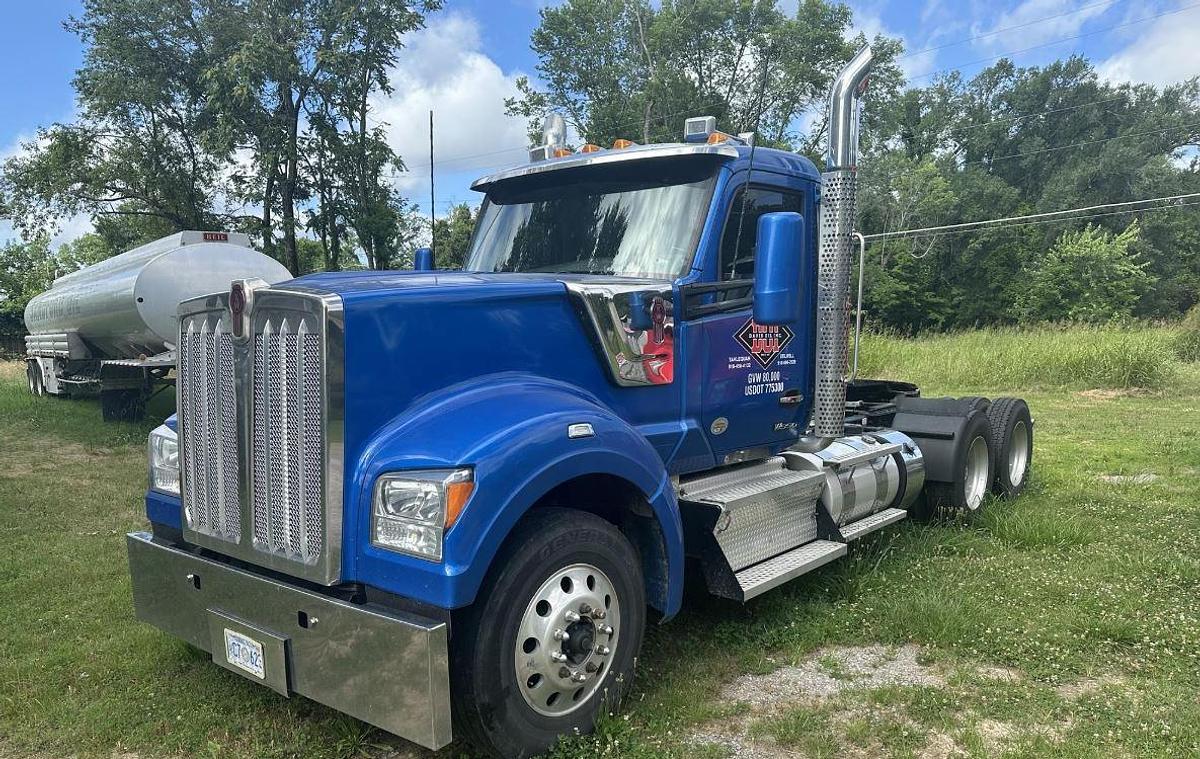 Used 2022 Kenworth W900 Day Cab Semi Truck