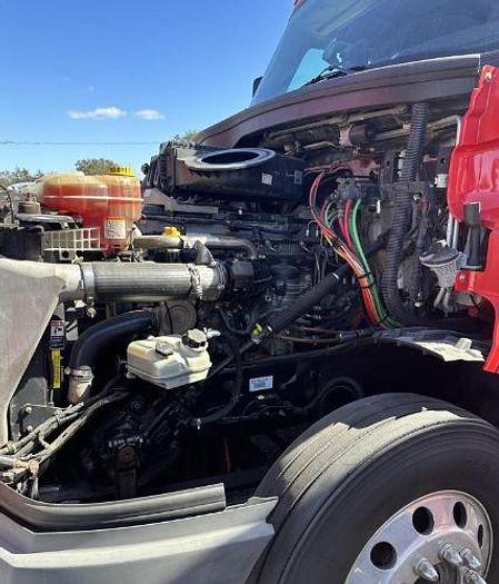 Used 2018 Freightliner CASCADIA 126