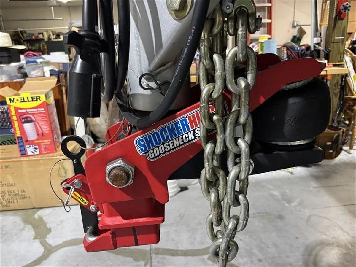 Used 2022 Featherlite 8582LQ