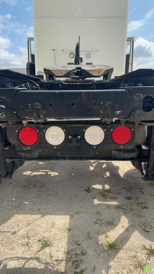Used 2021 Kenworth T880