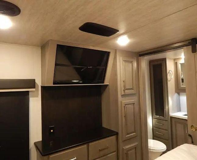 Used 2021 Keystone Montana 3761FL