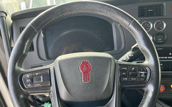 Used 2022 KENWORTH T880
