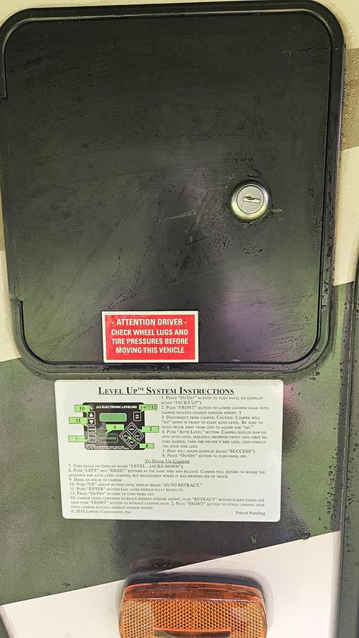 Used 2019 Keystone Montana 3121RL Fifth Wheel