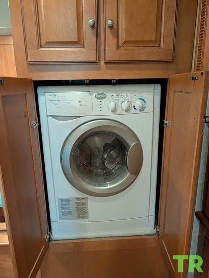 Used 2010 Itasca Meridian V Class 34Y