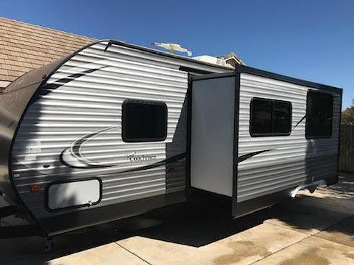 Used 2016 Coachmen Catalina 261BHS