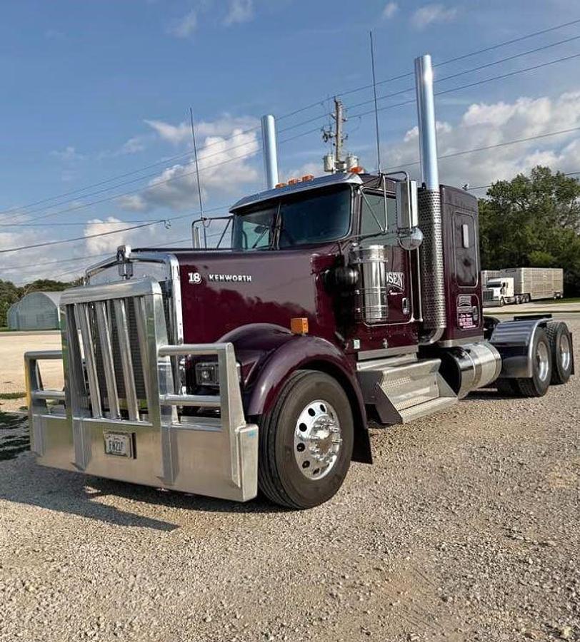 Used 2024 Kenworth W900
