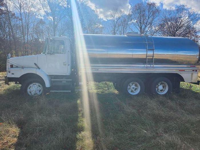 Used 1995 GMC 4300 Gal SS Tanker Truck