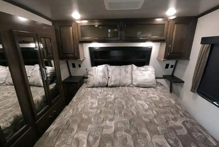 Used 2020 Dutchmen Voltage 3635