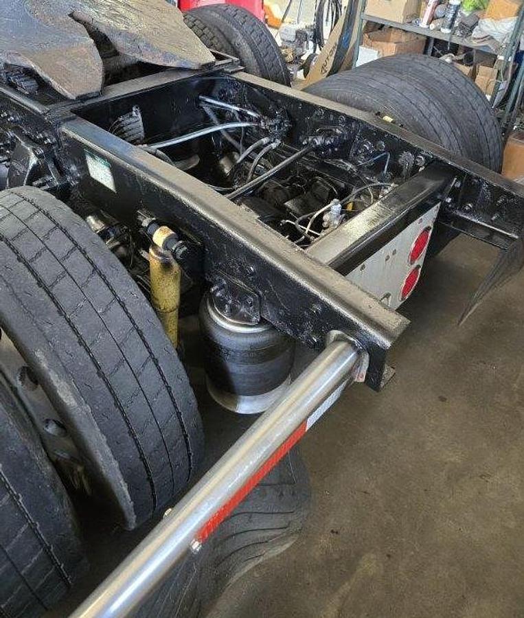 Used 1998 FREIGHTLINER FLD132 CLASSIC XL