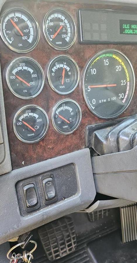 Used 2002 Freightliner Century 120