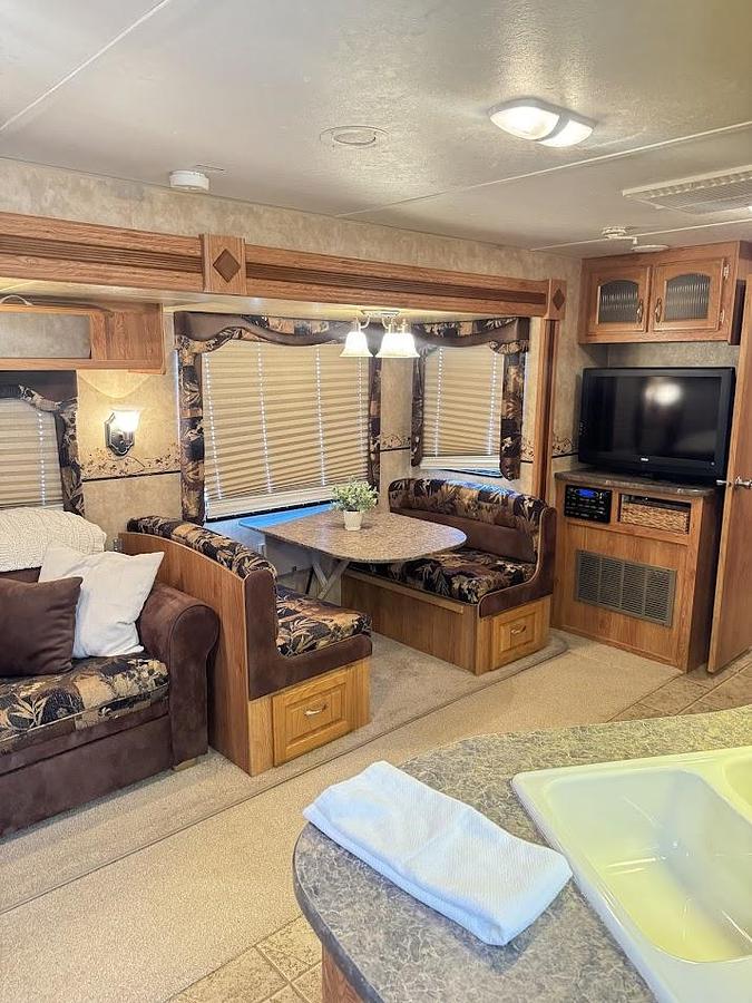 Used 2010 Jayco Eagle 320RLDS Travel Trailer