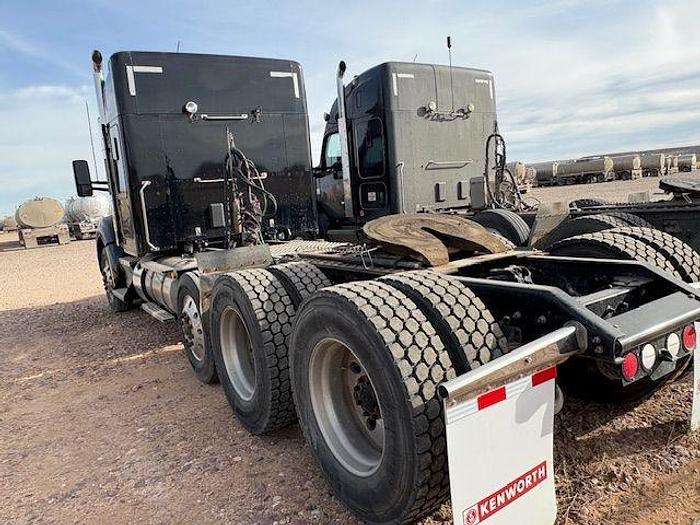 Used 2023 KENWORTH T880