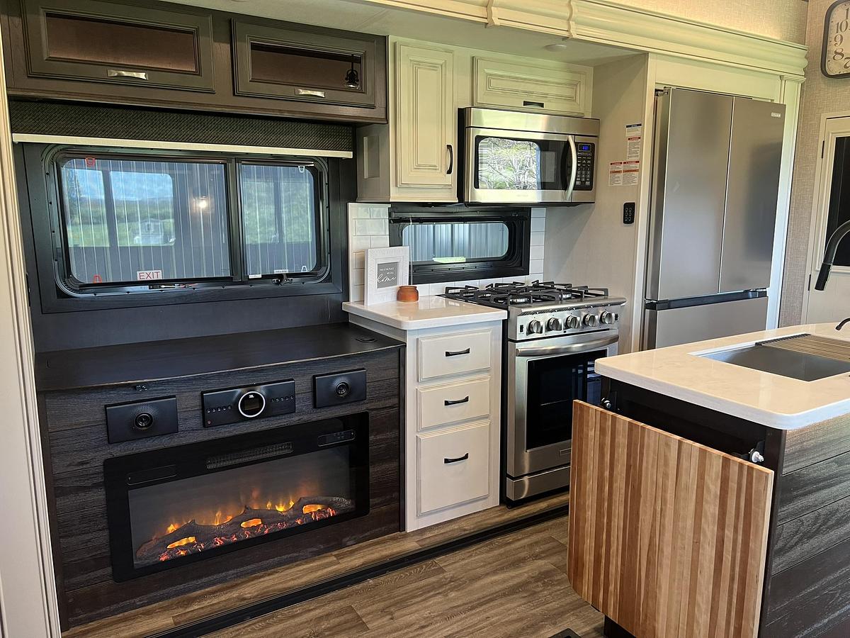 Used 2023 Jayco North Point 390CKDS Fifth Wheel