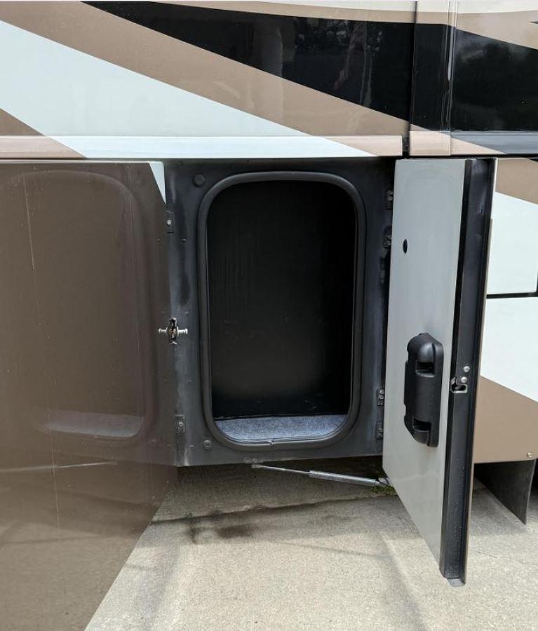 Used 2016 Winnebago Journey 40R
