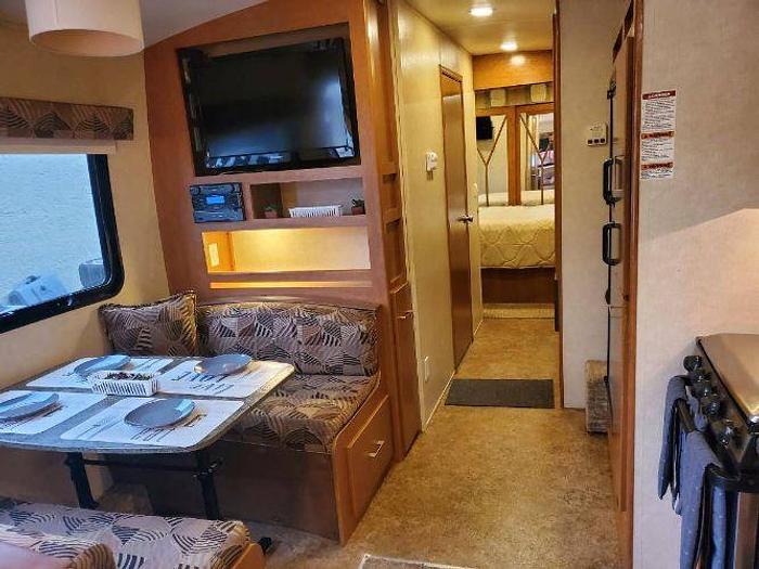 Used 2012 Keystone Vantage 32FLS