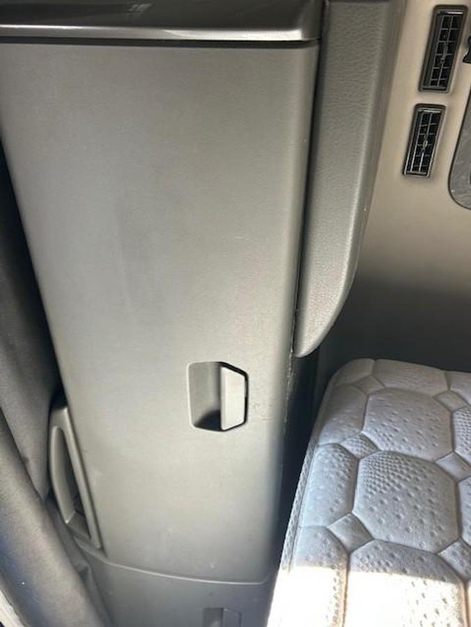 Used 2023 VOLVO VNL64T760 Sleeper Semi Truck