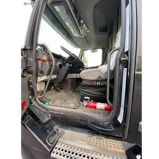 Used 2009 Volvo VNL64