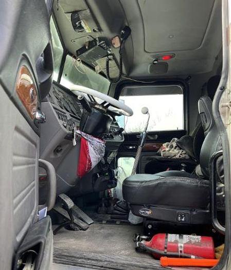 Used 2011 Peterbilt 386