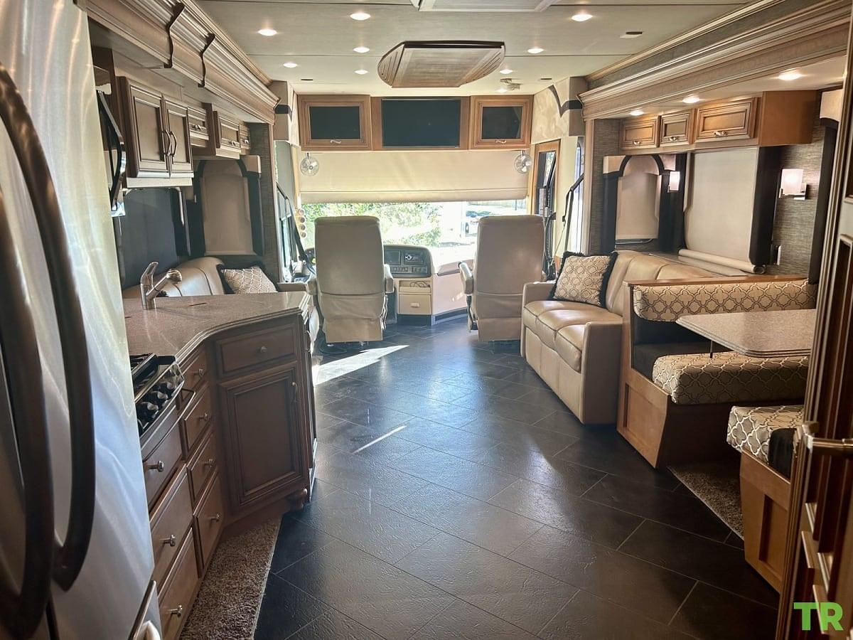 Used 2015 Newmar Ventana LE 3812