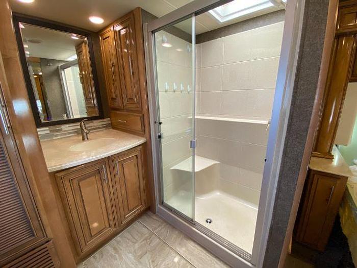 Used 2019 Thor Venetian J40