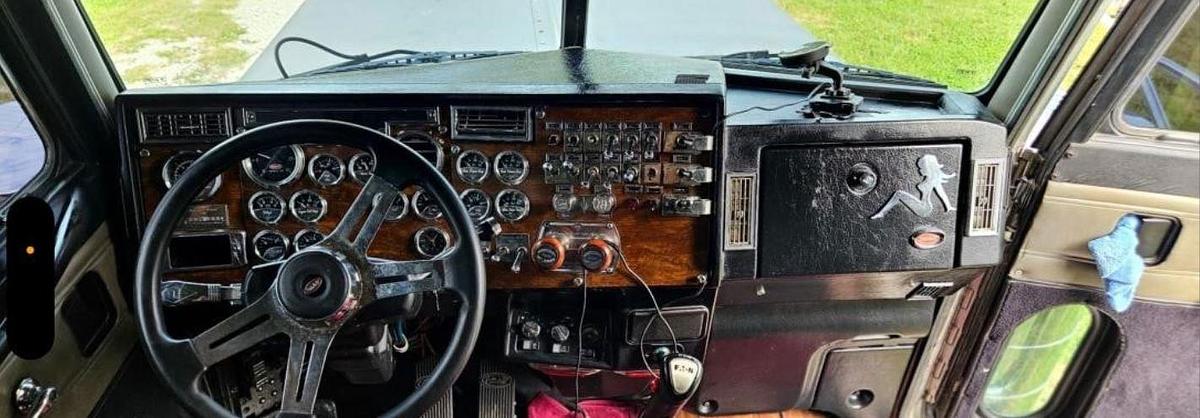 Used 2000 Peterbilt 379