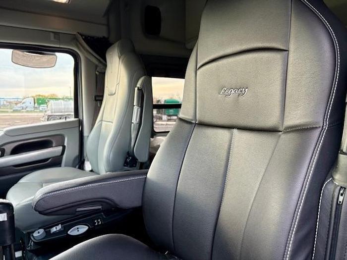 Used 2021 Kenworth T880 Sleeper Semi Truck