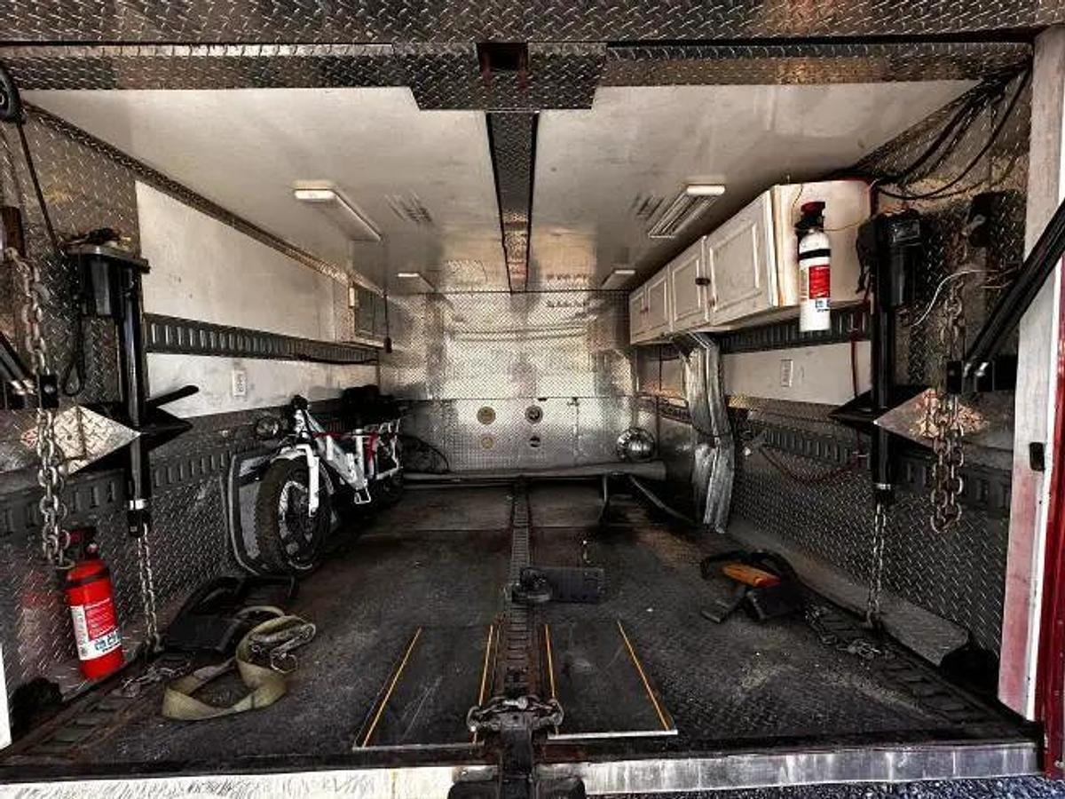 Used 2005 Kingsley Custom Coach