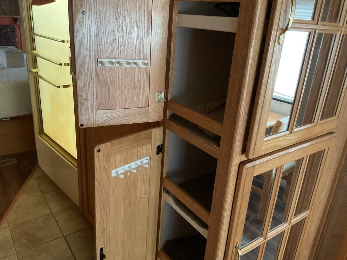 Used 2005 Alfa See Ya 40’ Diesel Pusher