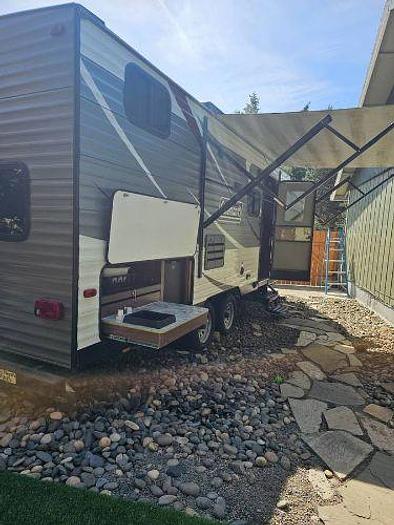Used 2018 Coleman 215BH 23' Travel Trailer