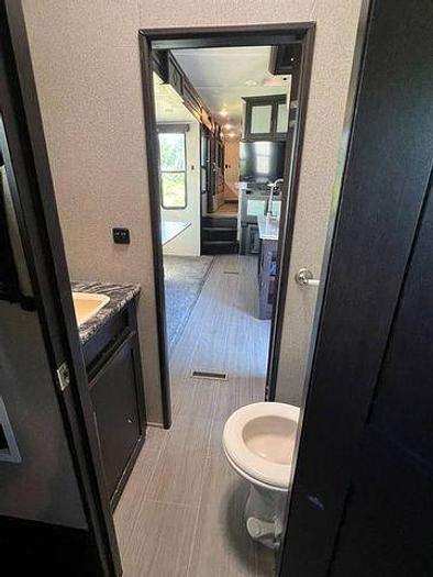 Used 2018 Keystone Raptor 428SP