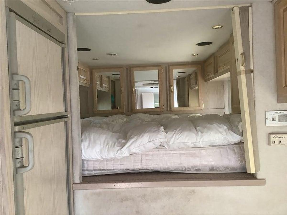Used 1997 Jamco 3 Horse Trailer with Living Quarters
