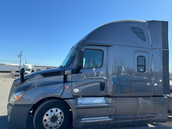 Used 2020 Freightliner CASCADIA 126