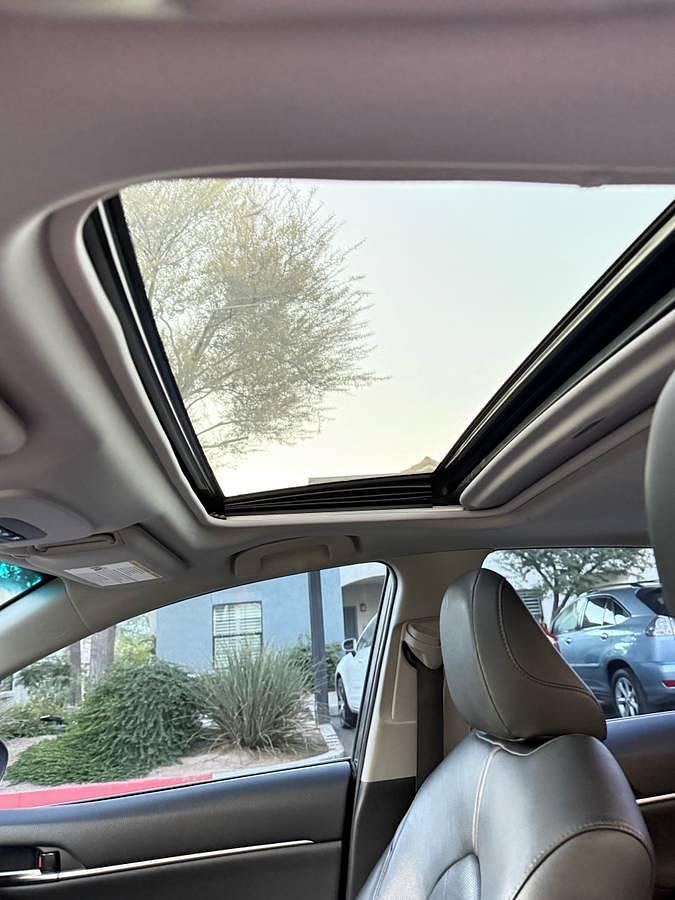 Used 2019 Toyota Camry Hybrid XLE