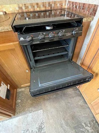 Used 2018 Coachmen Leprechaun 260DS