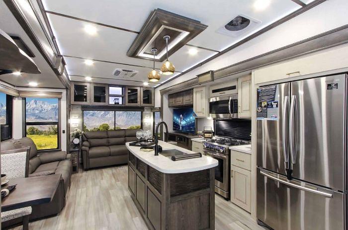 Used 2022 Alliance Paradigm 370FB