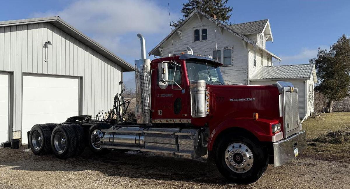 Used 2011 Western Star 4900 Day Cab