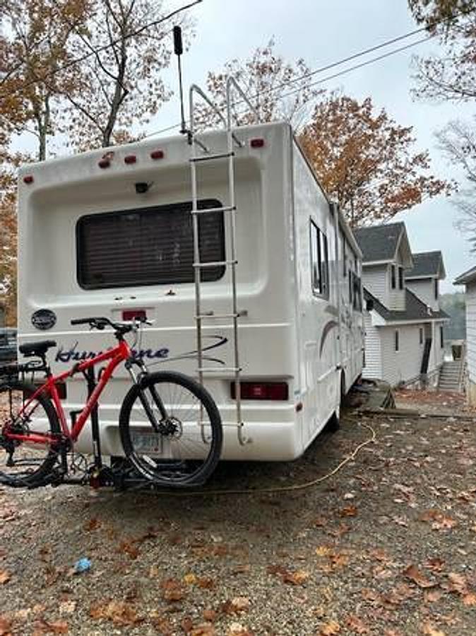 Used 2001 Four Winds Hurricane 