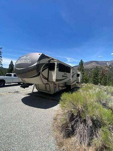 Used 2015 Keystone Montana 3711FL