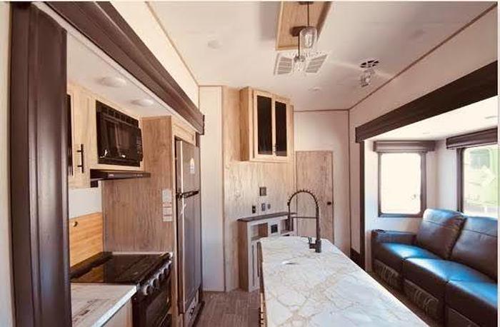 Used 2022 Forest River Cherokee Artic Wolf 3770 Suite