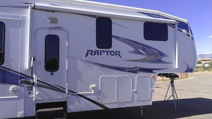 Used 2011 Keystone Raptor 400RBG
