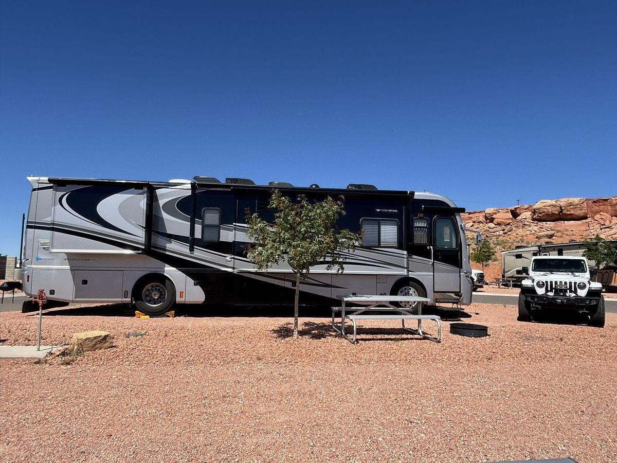 Used 2008 Fleetwood Revolution LE 40R Class A Diesel Motorhome