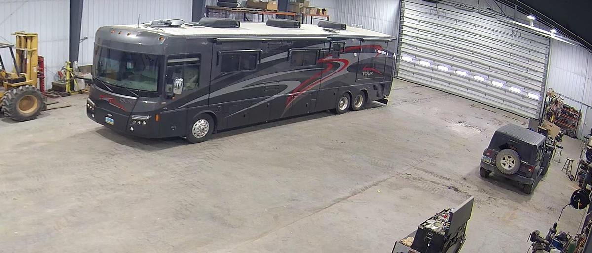 Used 2010 Winnebago Tour 42AD