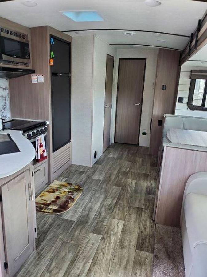 Used 2021 CrossRoads Sunset Trail 289QB